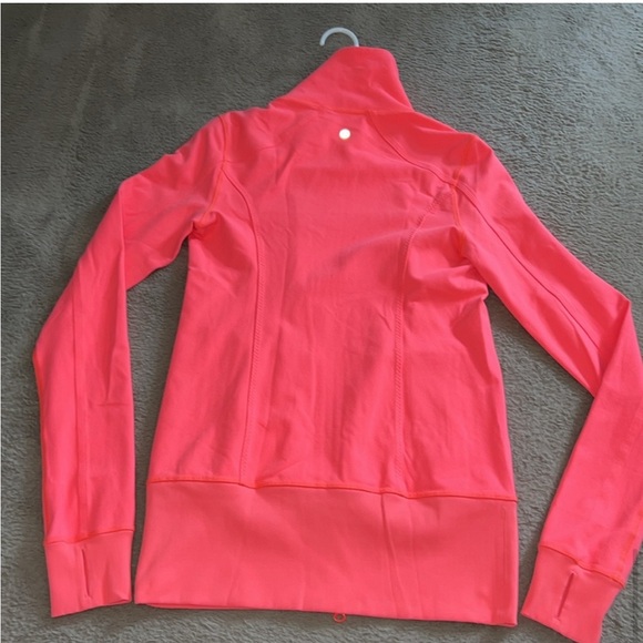 Lululemon Nice Asana Jacket
Coral color Very Light Flare size 6 - Picture 13 of 15
